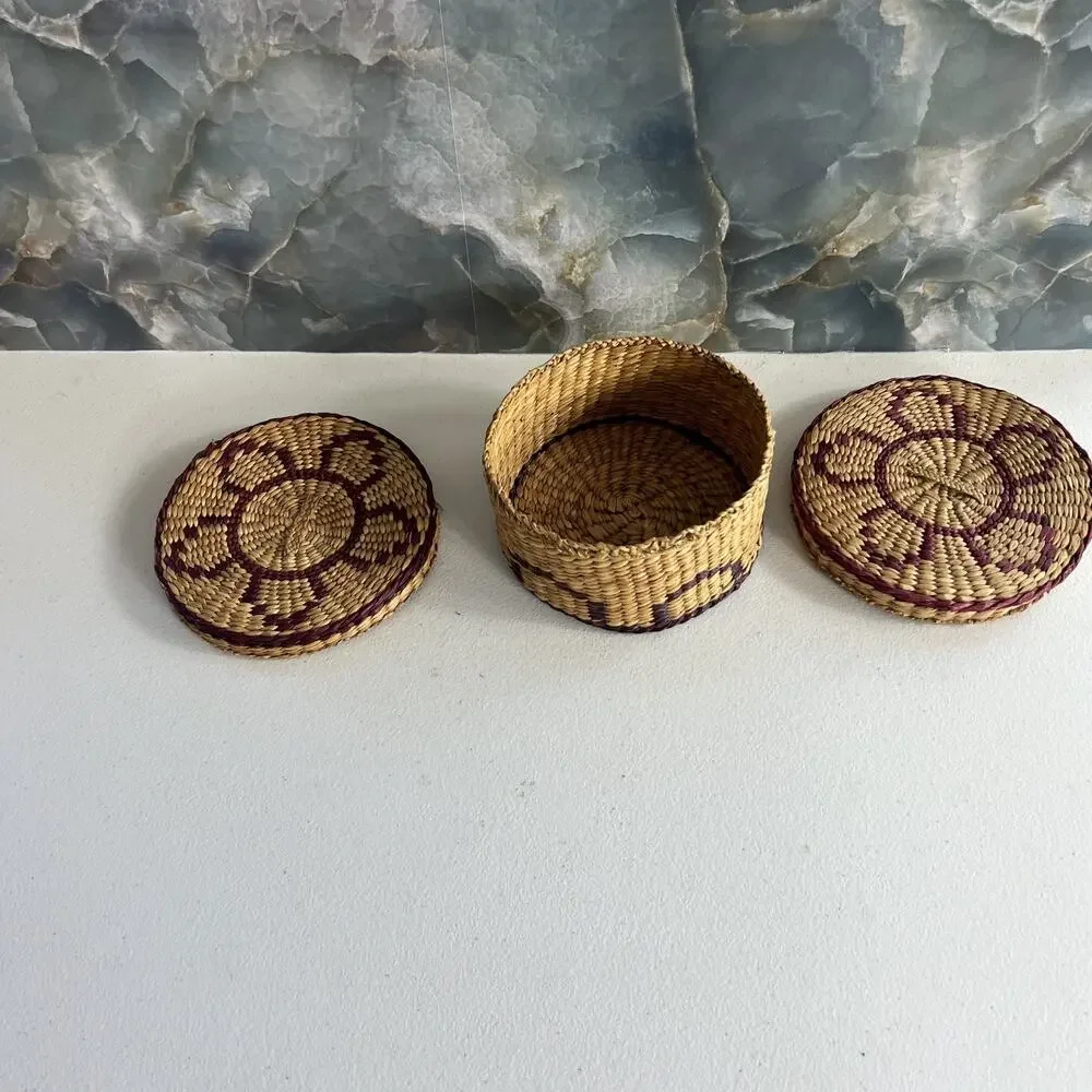 Woven Wicker Basket With Lid Round Trinket Basket Floral Design Jewelry Holder